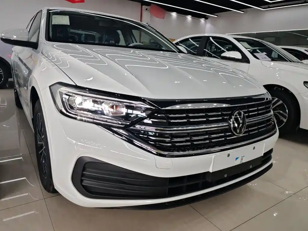 Volkswagen Sagitar 2025 200TSI DSG