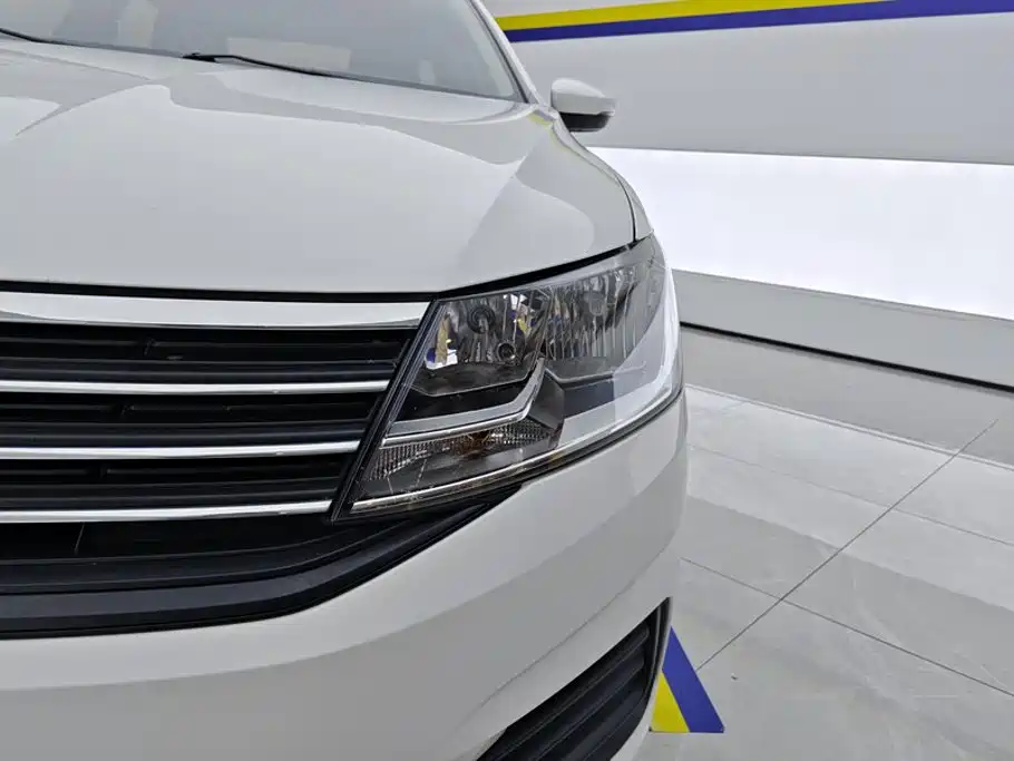Volkswagen Lavida — миниатюра 5