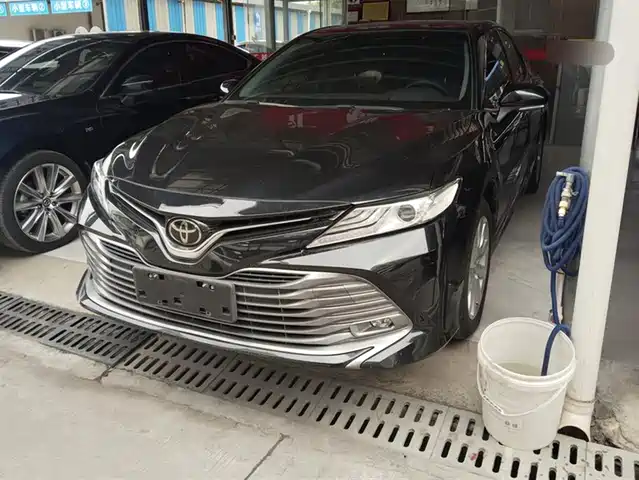 TOYOTA CAMRY