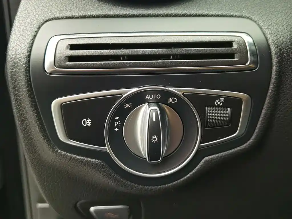 Mercedes-Benz C-Class — миниатюра 21