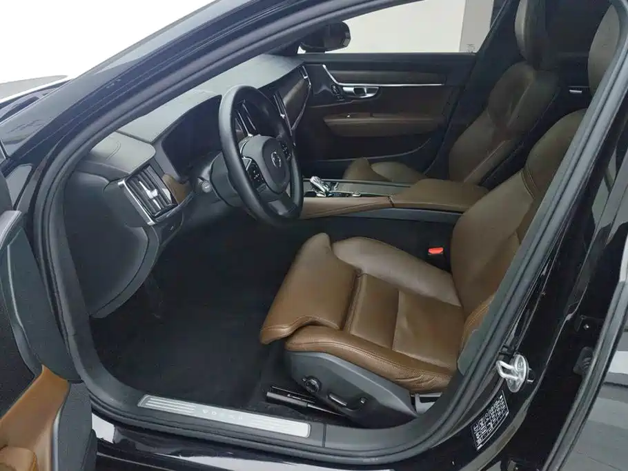 Volvo S90 — миниатюра 9