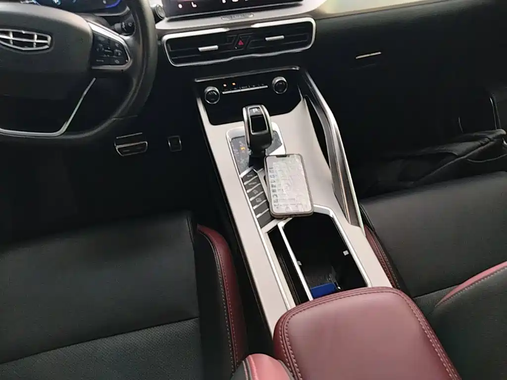Geely Binyue — миниатюра 14