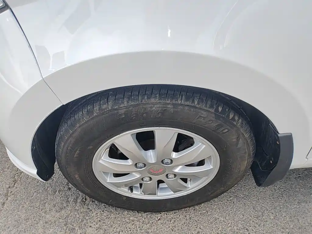 Wuling Hongguang — миниатюра 23