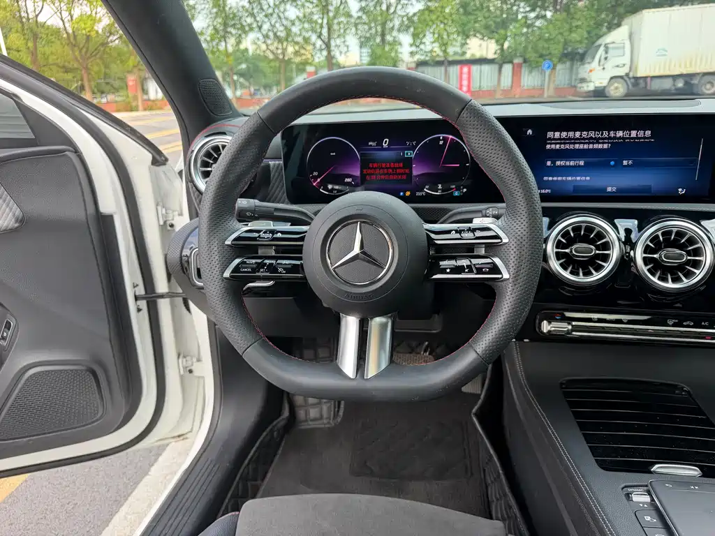 Mercedes-Benz A-Class — миниатюра 15