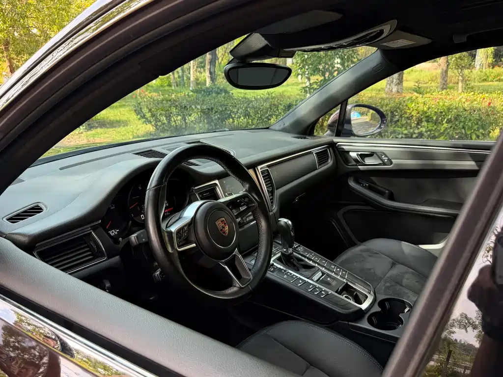 Porsche Macan — миниатюра 9