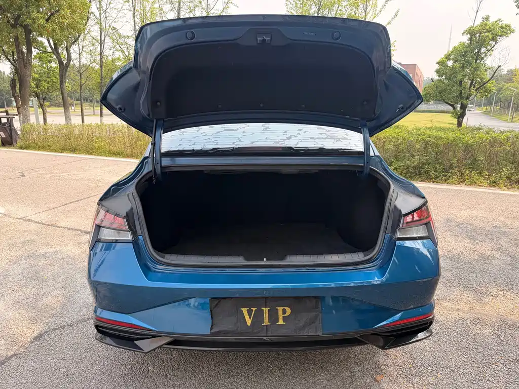 Hyundai Elantra — миниатюра 17