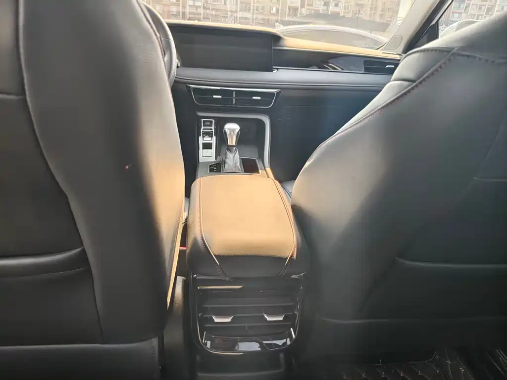 Roewe i5 — миниатюра 10