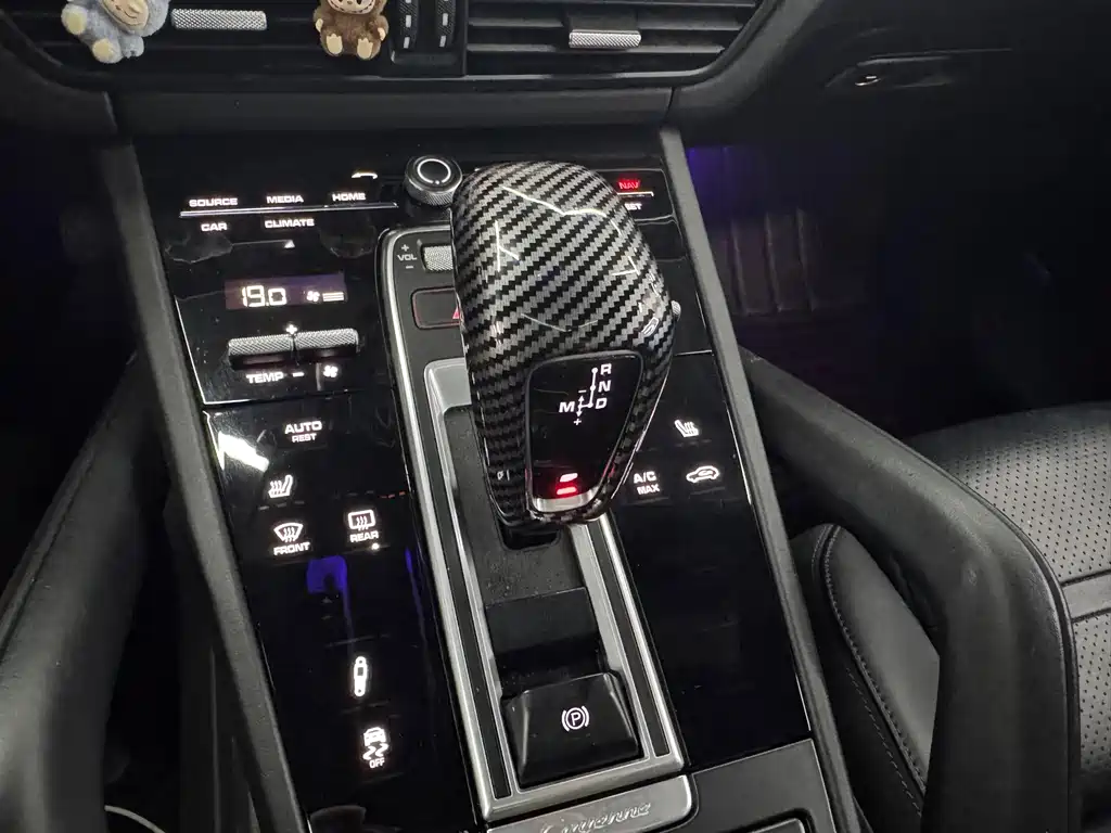 Porsche Cayenne — миниатюра 9