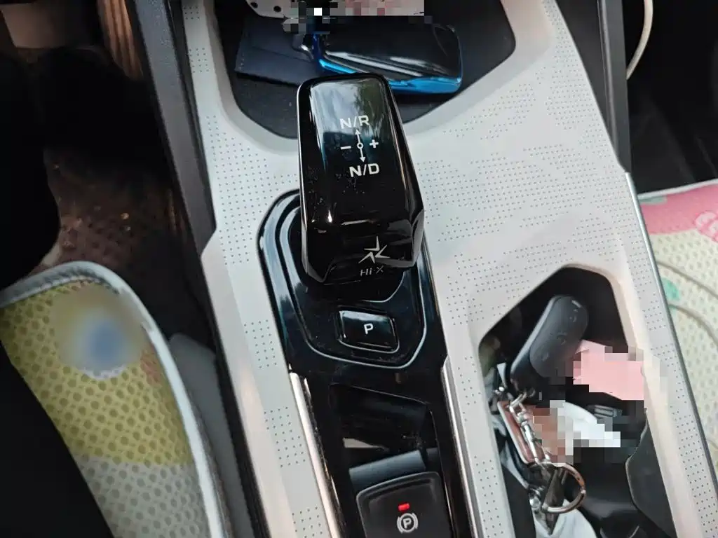 Geely L HiP — миниатюра 7