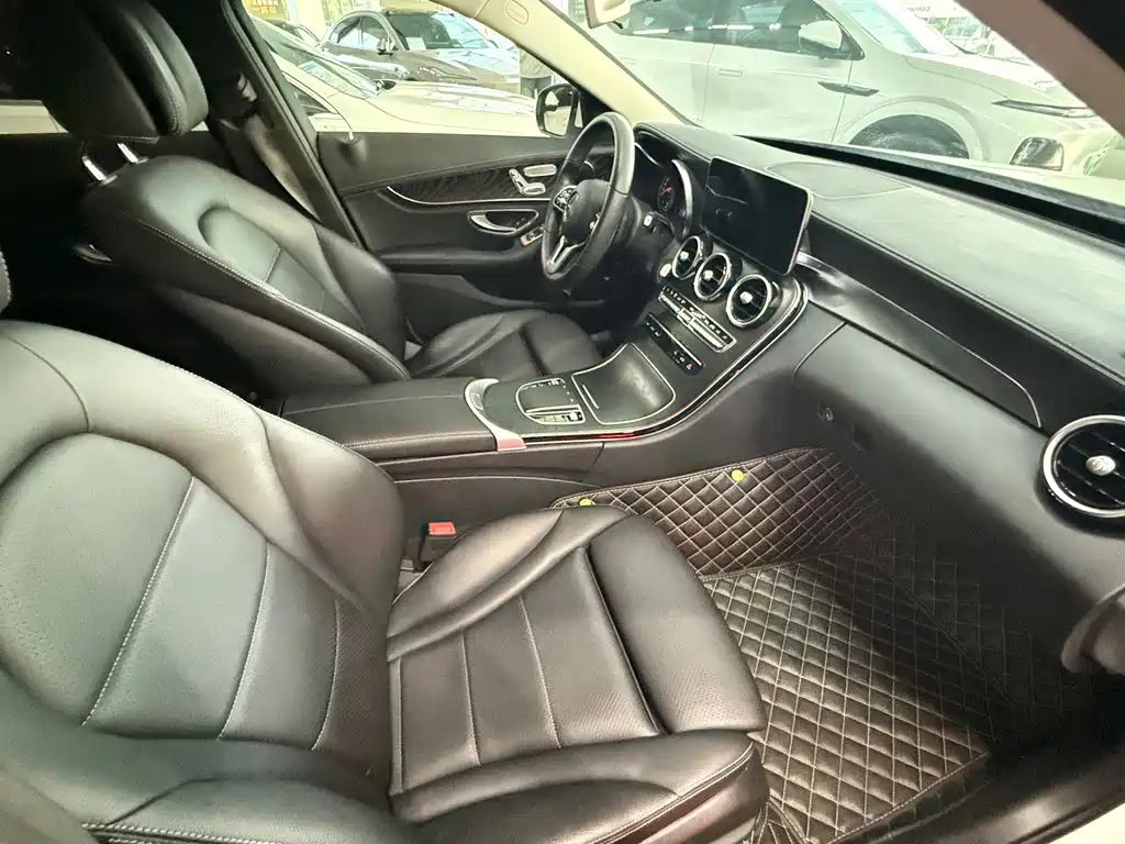 Mercedes-Benz C-Class — миниатюра 8