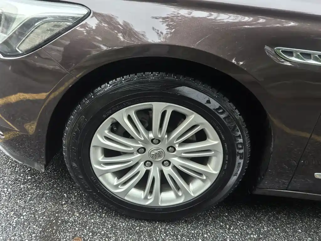Buick LaCrosse — миниатюра 5