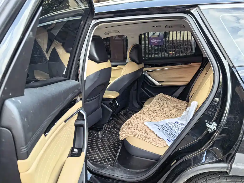 Geely Boyue L — миниатюра 6