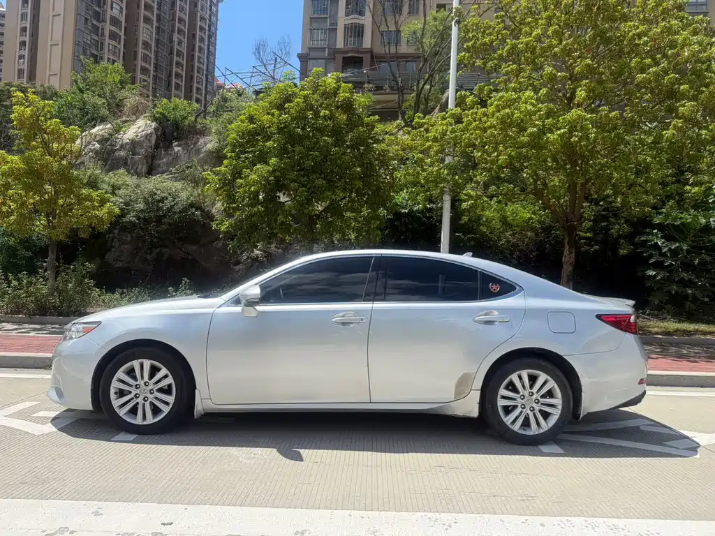 Lexus ES — миниатюра 4