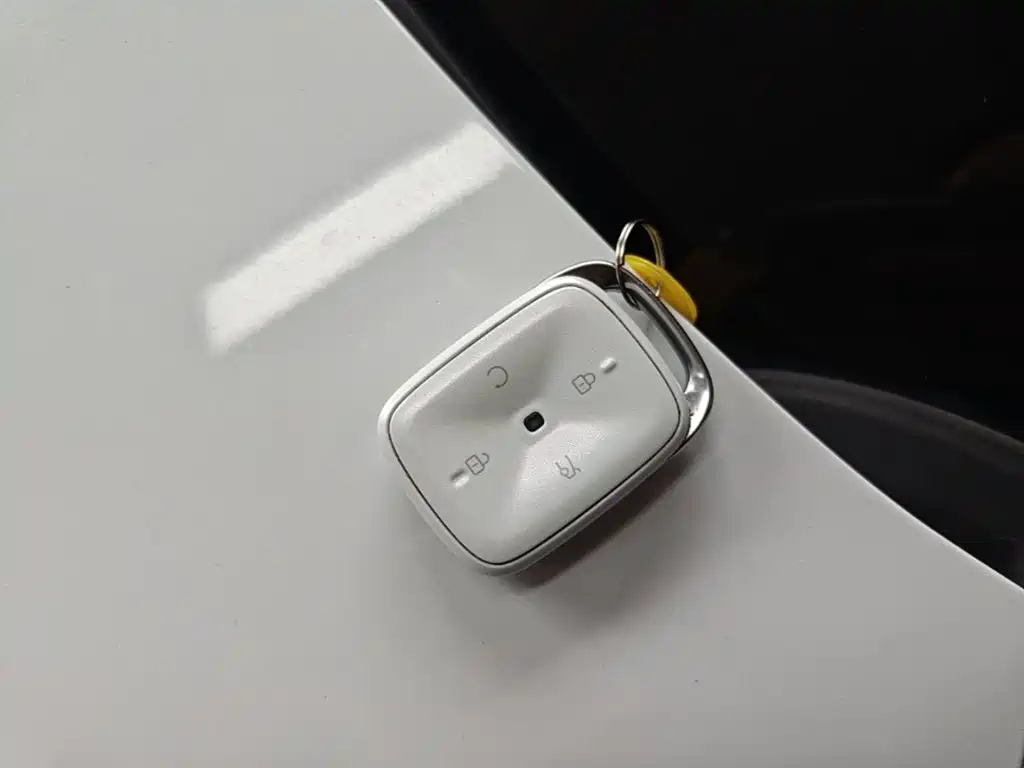 ARCFOX Beta T1 — миниатюра 9