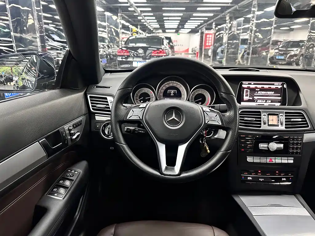 Mercedes-Benz E-Class (Import) — миниатюра 14