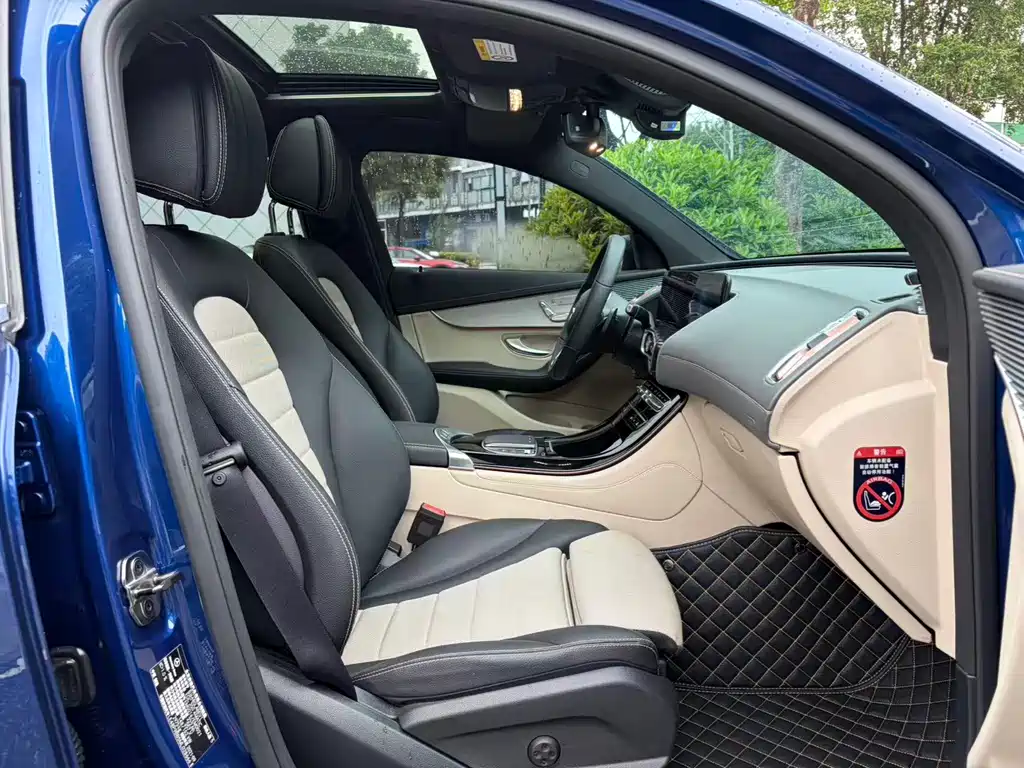 Mercedes-Benz EQC — миниатюра 14