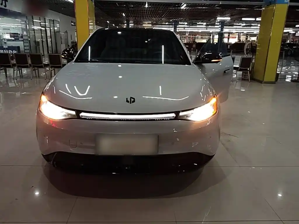 Leapmotor Leapmotor C01 — миниатюра 3