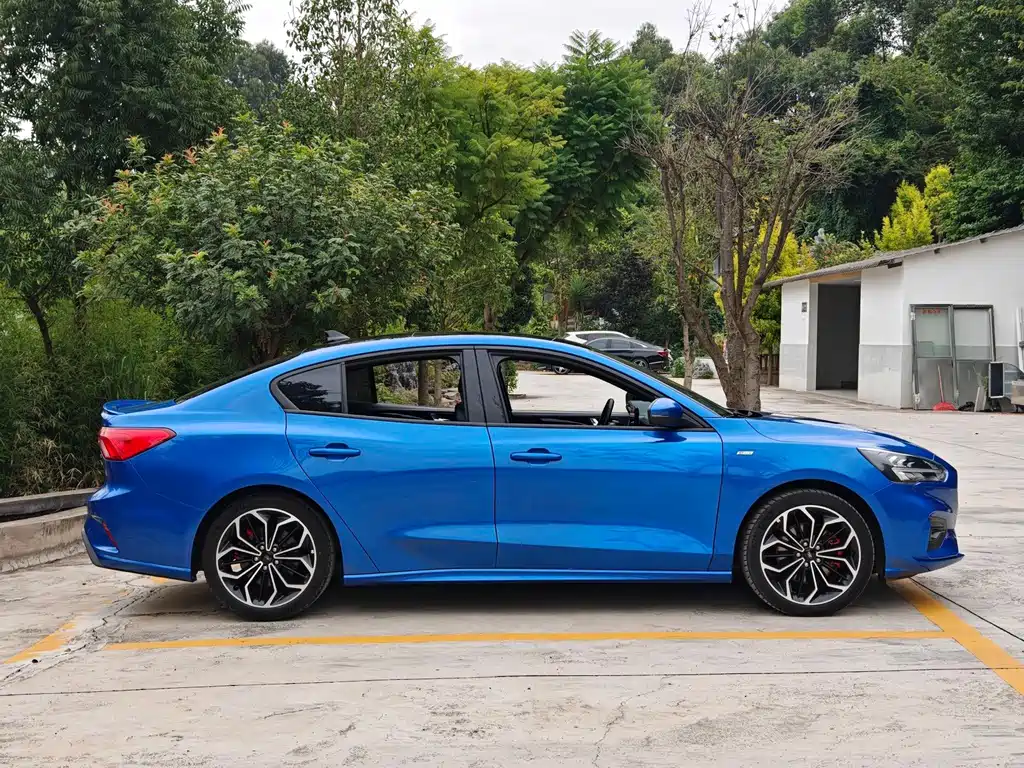 Ford Focus — миниатюра 4