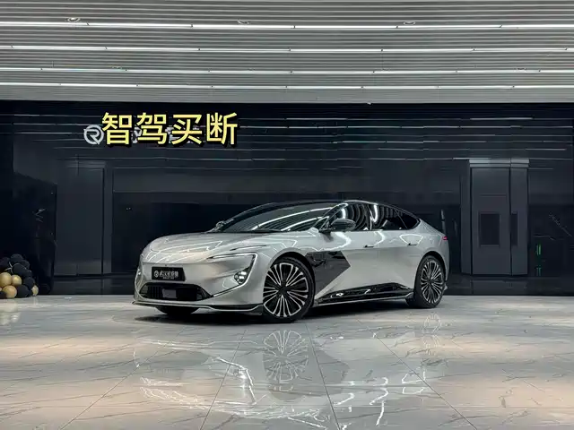 2024 Avatr 12