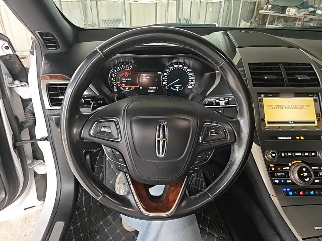 Lincoln MKZ — миниатюра 11