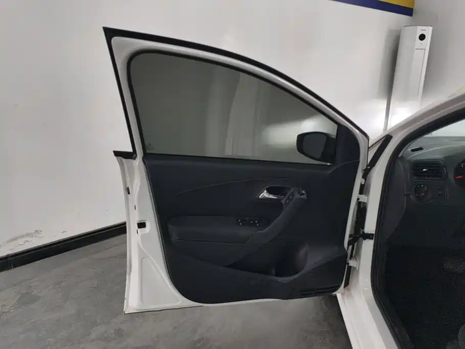 Volkswagen Polo 2018 1.5L AT