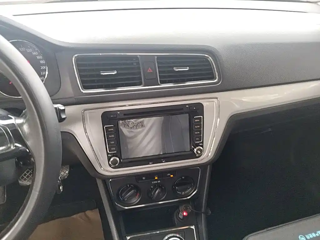 Volkswagen Lavida — миниатюра 13