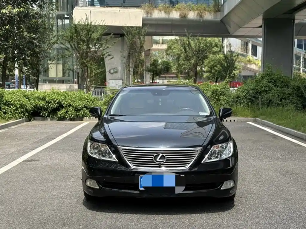 Lexus LS — миниатюра 2