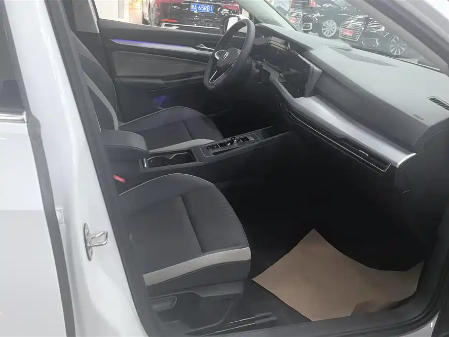 Volkswagen Golf 2023 280TSI DSG Pro