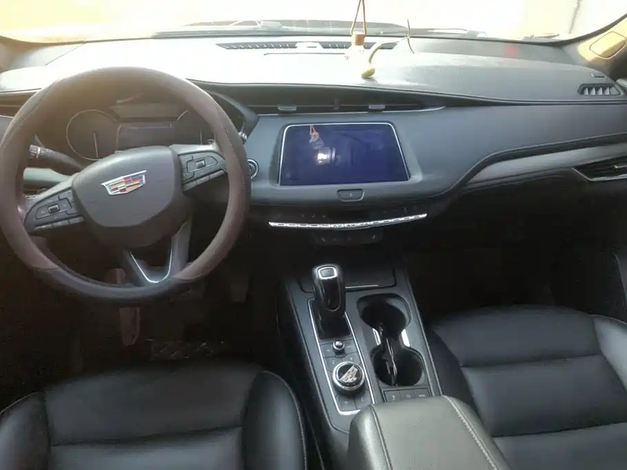 Cadillac XT4 — миниатюра 12
