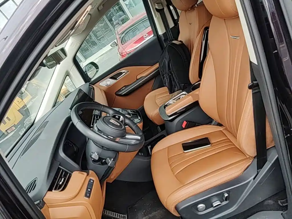 Hongqi Hongqi HQ9 PHEV — миниатюра 20