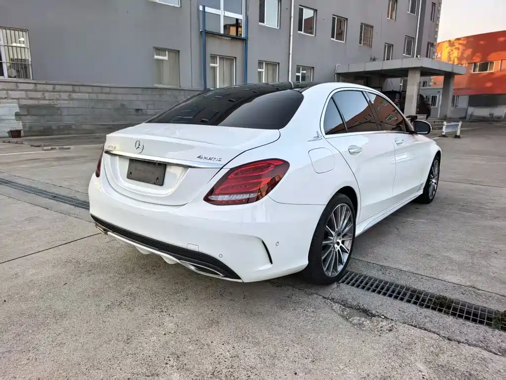 Mercedes-Benz C-Class — миниатюра 6