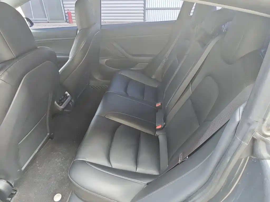 Tesla Model 3 — миниатюра 17