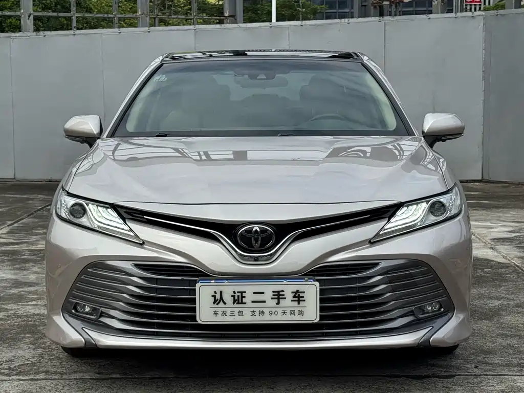 Toyota Camry — миниатюра 2
