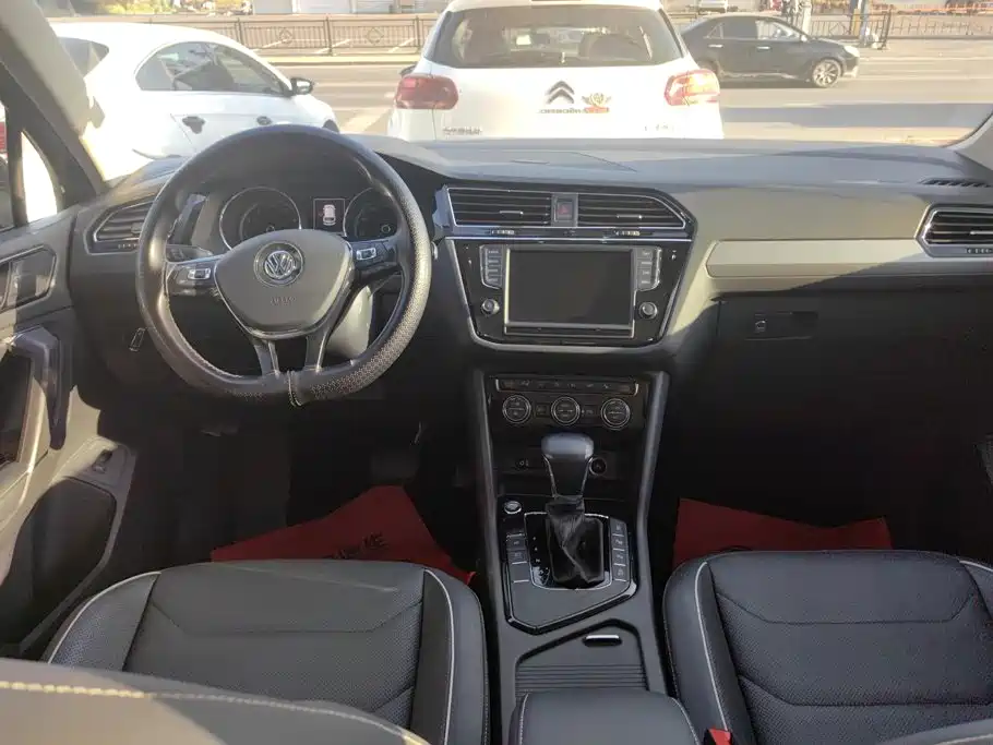 Volkswagen Tiguan L — миниатюра 12