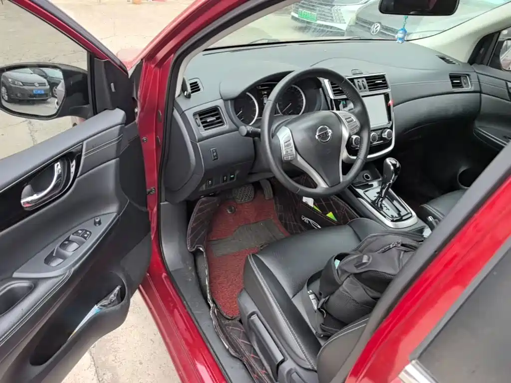 Nissan Tiida — миниатюра 16