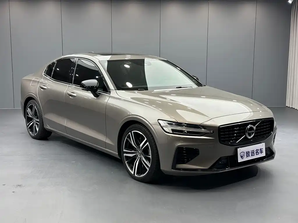 Volvo S60 PHEV — миниатюра 3