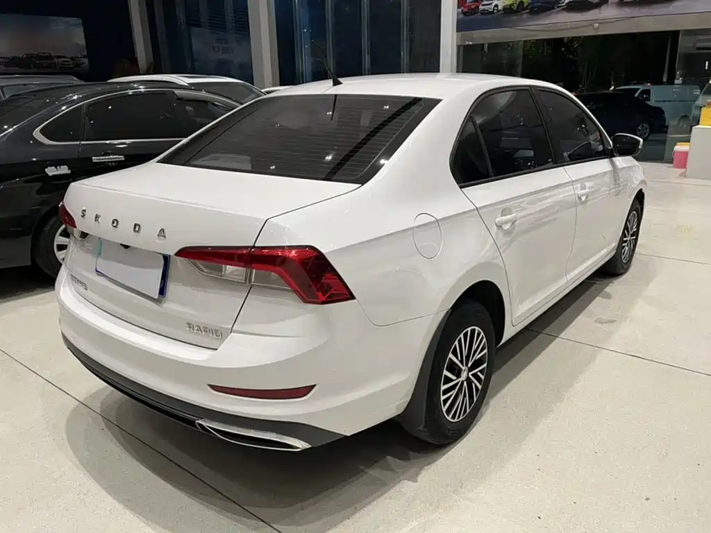 Skoda Rapid — миниатюра 24