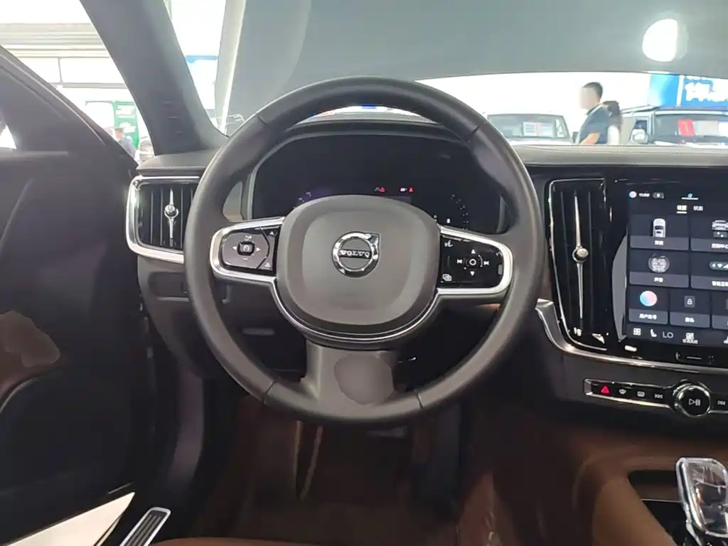 Volvo S90 — миниатюра 11