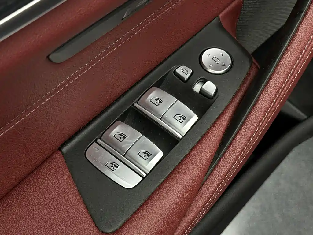 Mercedes-Benz EQE — миниатюра 12