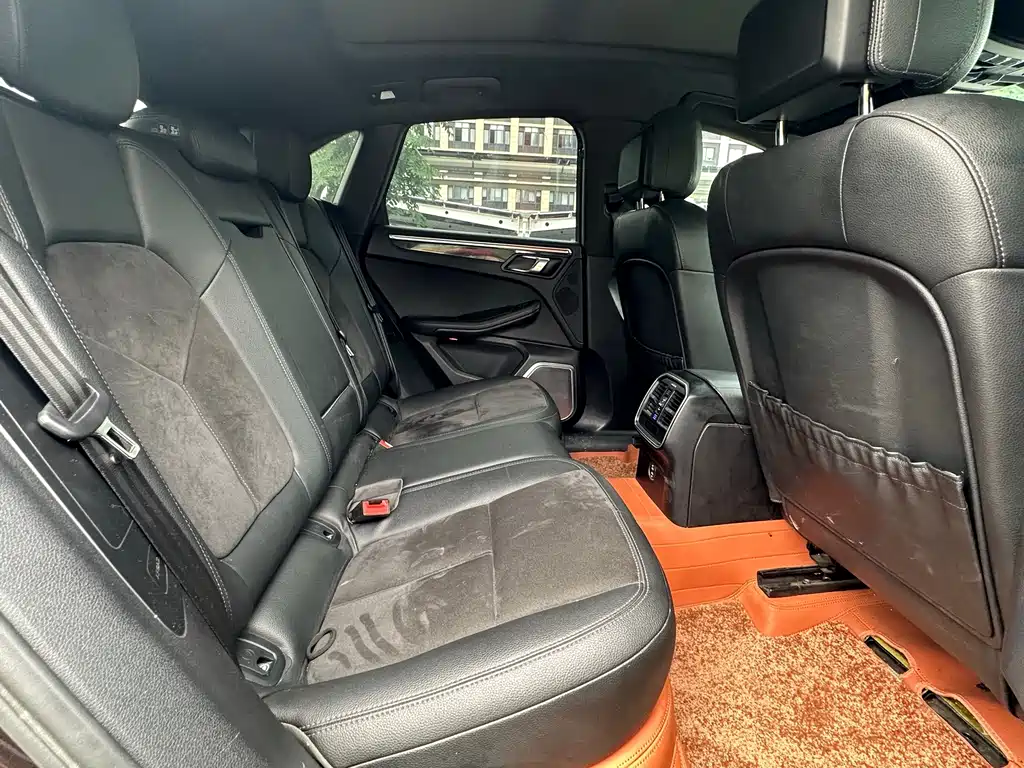 Porsche Macan — миниатюра 18