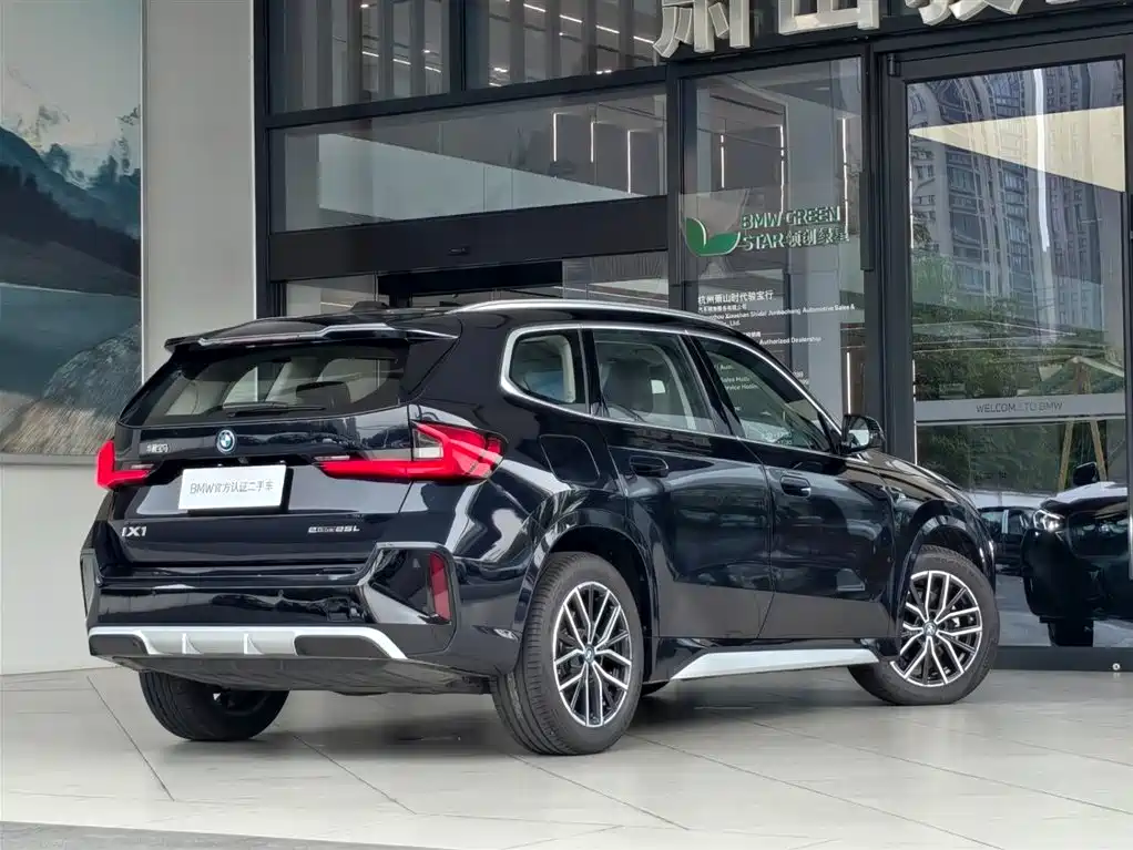 BMW iX1 2025 eDrive25L M Sport