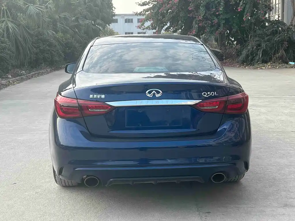 INFINITI Q50L