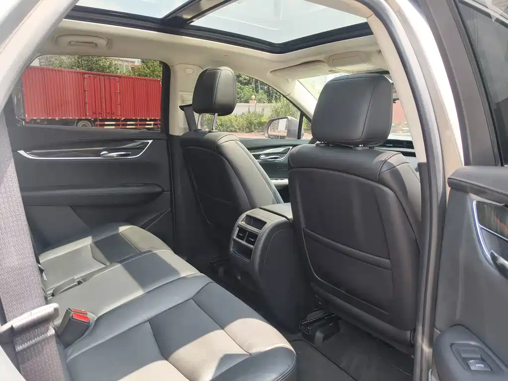 Cadillac XT5 — миниатюра 11