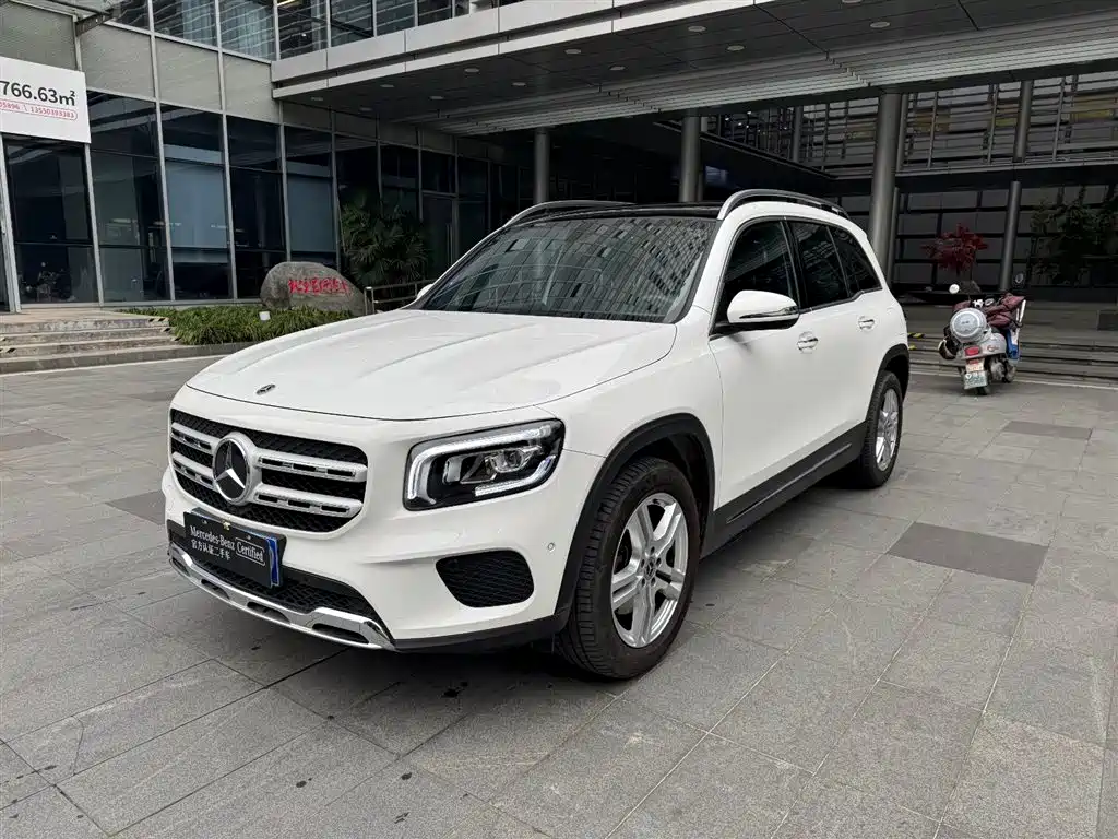 MERCEDES-BENZ GLB