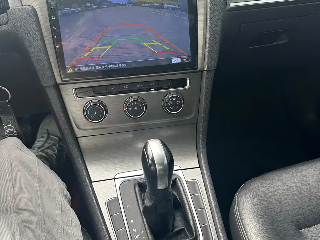 Volkswagen Golf — миниатюра 11