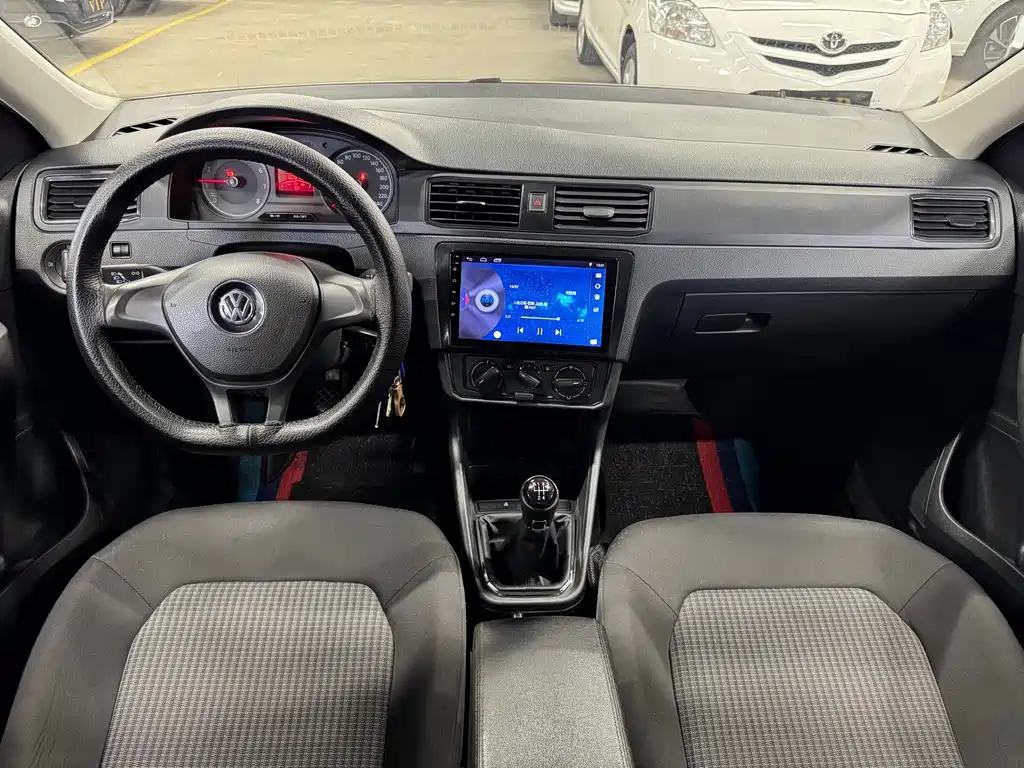Volkswagen Santana — миниатюра 10