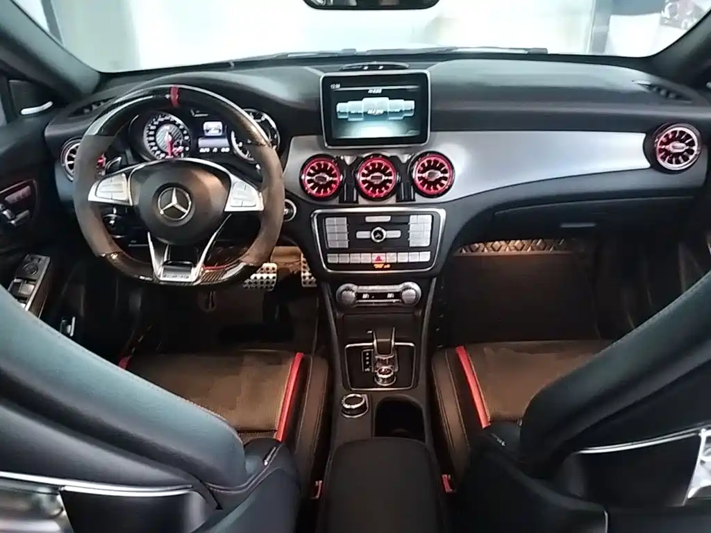 Mercedes-Benz CLA AMG — миниатюра 10