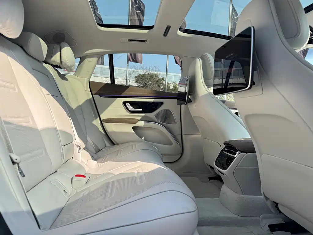 MERCEDES-BENZ EQS AMG