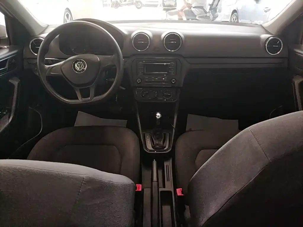 Volkswagen Jetta — миниатюра 10
