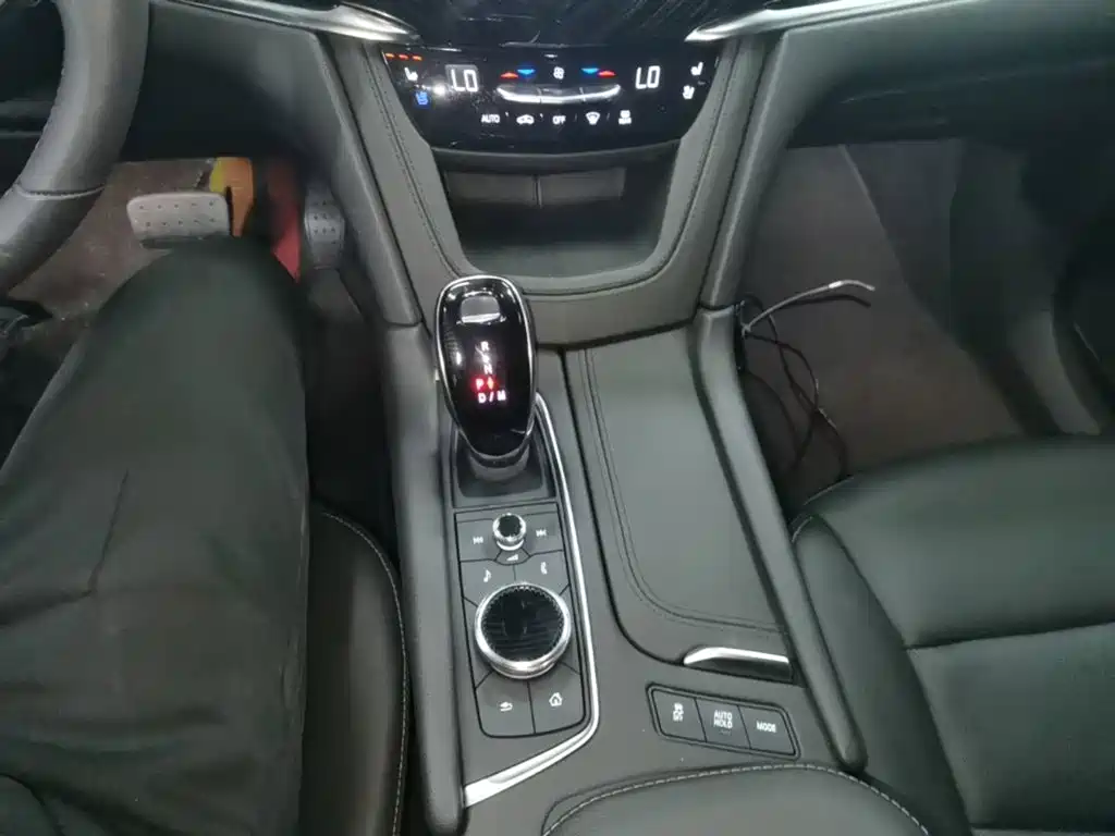 Cadillac XT6 — миниатюра 14